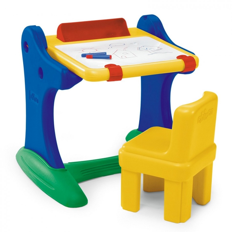 Chicco Edukacyjne biurko z tablicą i krzesełkiem